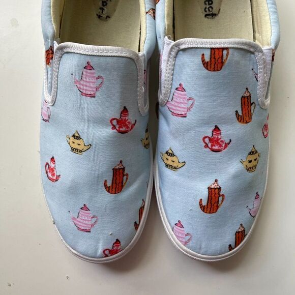 Bucket Feet Teapot Slip On Sneaker, Size 9.5 - Picture 3 of 8